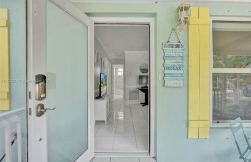 Tropical Oasis - BBQ and Beach-Inspired Nook - Foto 13