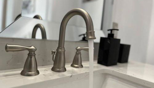 Port Saint Lucie A Little Piece Of Heaven- Peaceful Lake view Apartment- 1 min from I95 and Turnpike - Foto 3