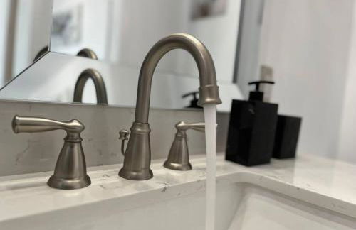 Port Saint Lucie A Little Piece Of Heaven- Peaceful Lake view Apartment- 1 min from I95 and Turnpike - Foto 3