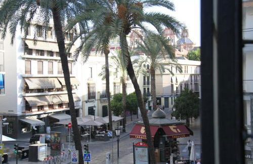 Elegant 2 Bedroom Apartment in Historic 1882 Building Central Sevilla Private Parking & Country Club Access - Foto 39