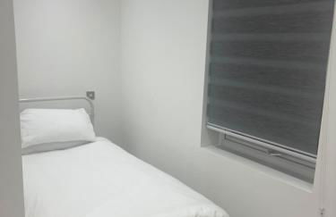 QB Stylish 2 Bedroom Apartment - Smart TV - Wifi - Parking - Foto 10