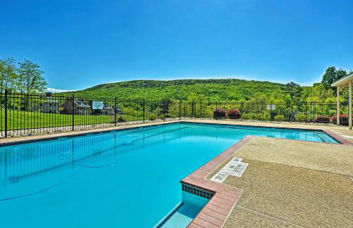 Hike, Bike and Swim Mountain Escape with Deck - Foto 3