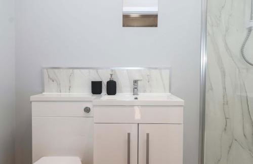 The Old Parlour - Photo 17