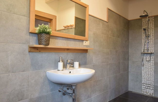 Grandeur Villa with Sauna & Hot Tub in Durbuy - Photo 23