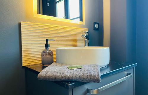 Maison et Jardin Le 14 à Auxerre - Confort et Détente - Foto 43