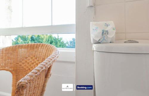 Spacestation Four 4 Bedroom Serviced Apartment By AltoLuxoExperience Short Lets & Serviced Accommodation With Free Wifi - Foto 13