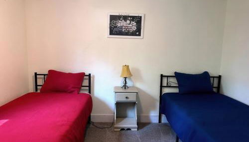 Luxury 6BR Retreat Firepit Foosball Backyard - Foto 3