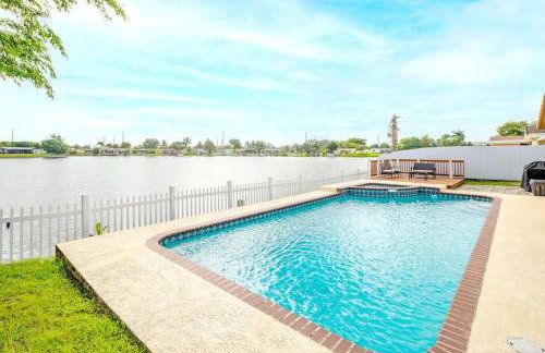 Stunning Lake-Front Villa with Pool & Spa - Foto 1