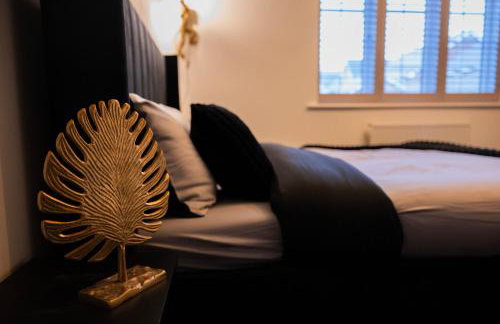 Luxurious 3-Story Townhouse, sleeps up to 10! - Foto 18