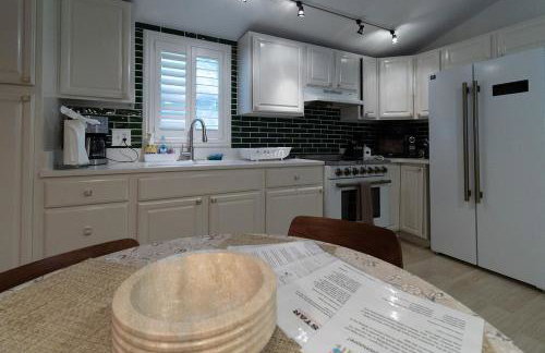 Quiet Cottage In The Woods, with Hot Tub! - Foto 11