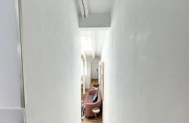 Chic Penthouse with Urban Charm & Rooftop - Foto 15