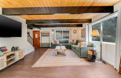 Pine Den Cabin: Arcade+Fire Pit+BBQ - Foto 7