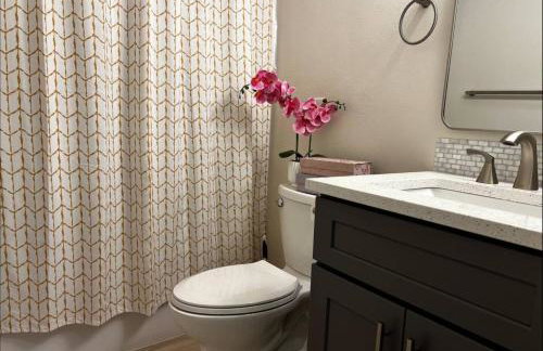 2 King beds Queen Sleeper Sacred Hear Downtown - Photo 8