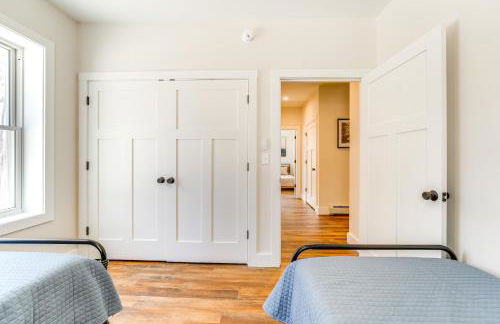 Walk to Beach and Sebago Lake Luxe Family Getaway! - Foto 19