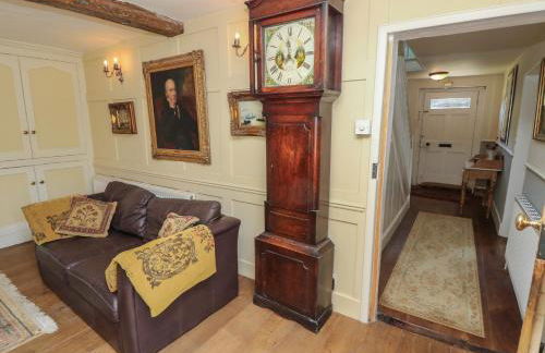 Guildford Farmhouse - Photo 8