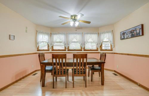 5 Mi to Lake Robinson: WFH-Friendly Home w/ Pool - Photo 5