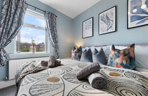 4-Bedroom Stunning Luxe, Spacious & Stylish Design House Bolton, Sleeps 11, with Parking Central Bolton, Links to Manchester, Pet-Friendly, Best For Groups! WORK CONTRACTORS SPECIAL OFFER! - by Blue Puffin Stays - Foto 56