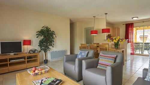 Villa in France with Private Garden - Foto 2