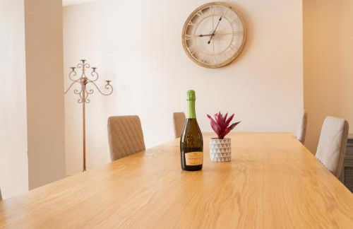 Stylish & modern terraced home Sleeps up to 11 - Foto 27