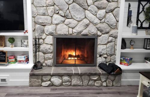 RiverEdge Haven Hot Tub, 5 Beds, Kayaks Near ND - Foto 13