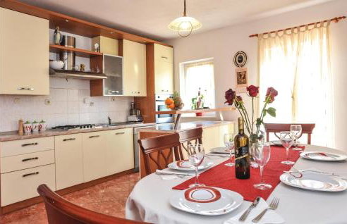 Nice Home In Prugovo With Jacuzzi - Foto 27