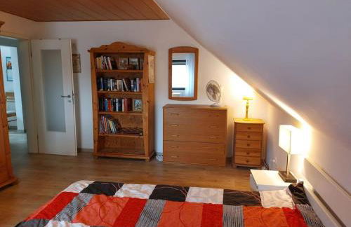 Große, helle Wohnung mit sonnigem Balkon - Photo 9