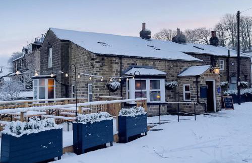 The Hermit Inn Hideout - Photo 2