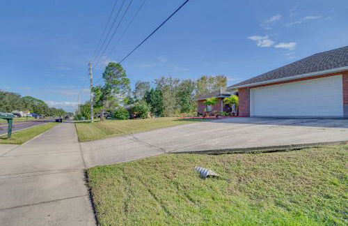 Sunny Palm Bay Home with Screened Porch Near Beaches - Foto 24