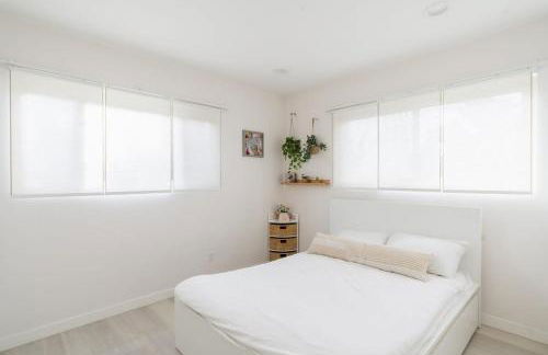 Spacious and Bright 5-bedroom Oasis Pool and Yard - Foto 44