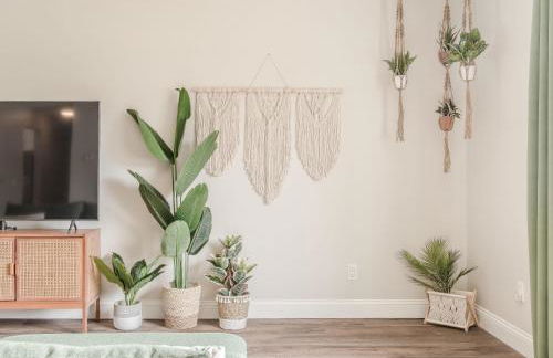 Boho retreat w pool & beach access - Foto 35