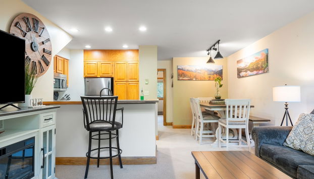 Cimarron Lodge 14 by Avantstay Ski-in Ski-out Property in Complex w Two Hot Tubs Permit 3601 - Foto 3, Habitación