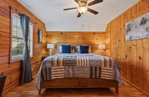 Bear Hideaway Cozy 3BR Cabin - Foto 60