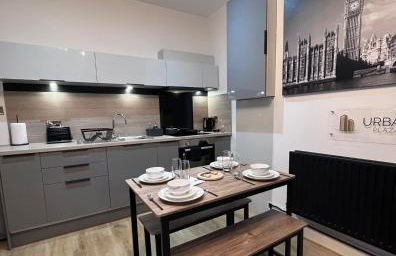 Perfect 1 Bed Apartment - Central with Parking, WiFi, TV, Desk - Foto 5