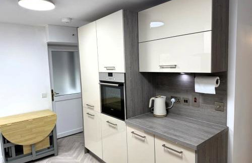 Meadowside-Stylish Newly Renovated 2 bed property - Foto 8