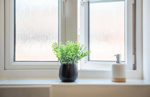 Swindon Modern Large House with Garden Sleeps 7 - Foto 8