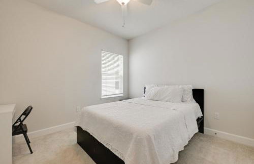 Florida Snowbird Haven with Pool! Easy I-75 Access - Photo 14