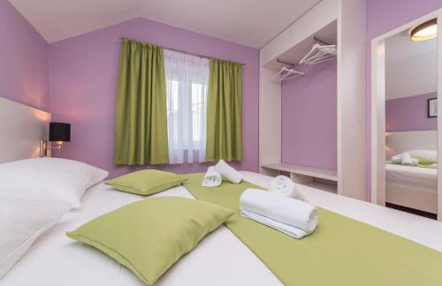 Villa Zdenka with heated pool - Photo 29