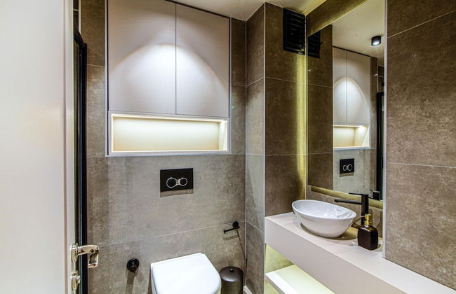 Chic and Convenient Flat in Central Besiktas - Photo 11