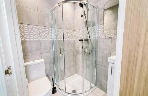 Itohan 3-bed Cottage Flat - Foto 8