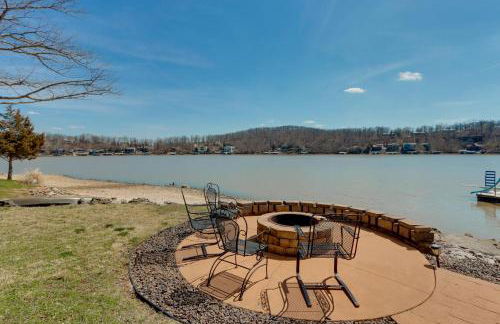 Waterfront Lake of the Ozarks Home with Private Dock - Foto 34