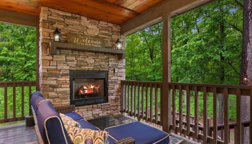 King Suite! Hot Tub, Arcade Games, L2 EV, Fire Pit, Kids Playset, Ping Pong, Dog Friendly - Foto 2