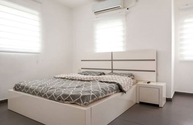 Amazing APT Bat-Yam Near Beach - Foto 1