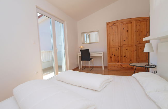 Claudia 1 - Photo 14