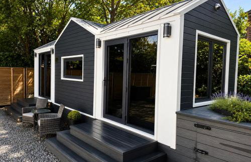 The Gatwick Cabin With Airport Parking Available - Foto 3