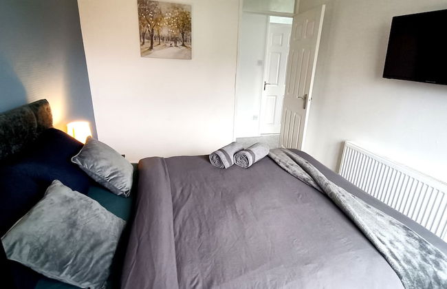 Cozy 3-Bed Family Home with Free Parking - Foto 10