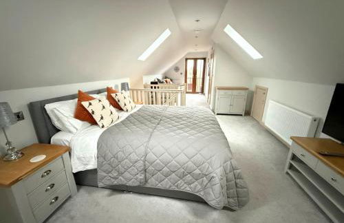 32 Cherry-Lodge-Tranquil-Hot Tub-Fishing Lake-7m to beach - Foto 2