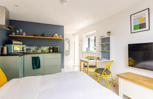 Cosy Cotswolds Retreat near Bath & Castle Combe - Photo 18