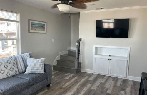 Surfside Beachfront Luxe - Photo 11