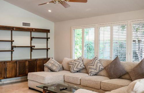 Airy Large Backyard Oasis Perfect Family Getaway - Foto 26