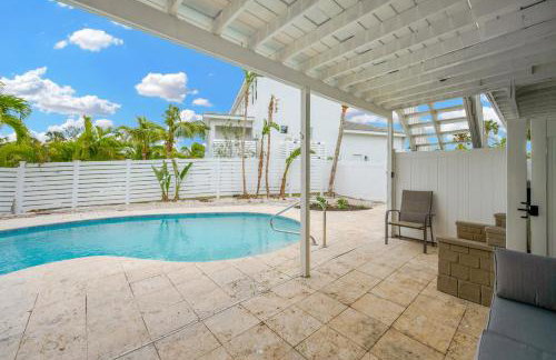 Home ON Key with pool, hot tub, putting green, arcade games, bike & mins to beach! - Foto 49